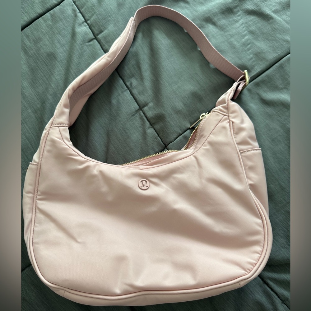 Lululemon City Essentials Shoulder Bag 4L